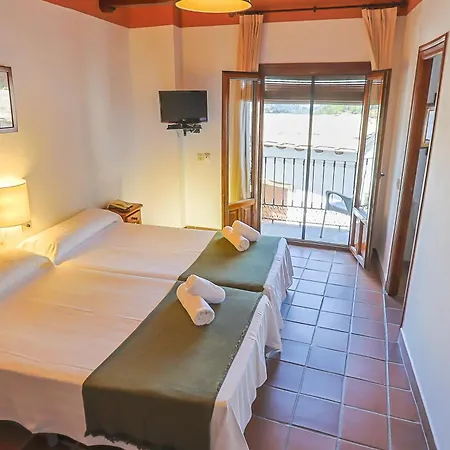 Hotel La Fragua I *